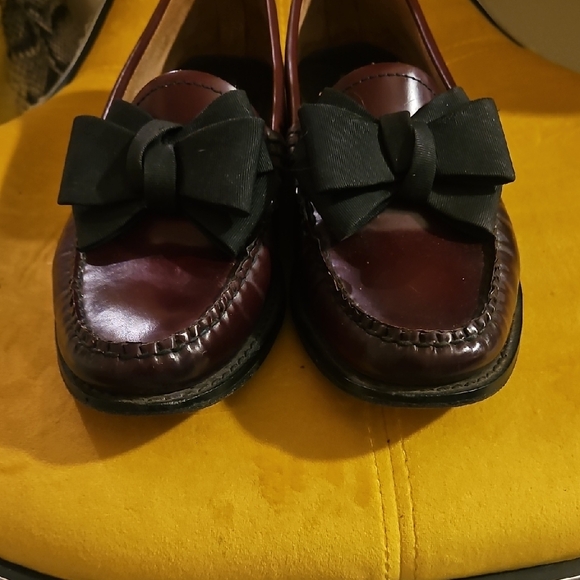 Women's Weejuns G.H. Bass Burgundy Leather Slip-On Loafers with Black Bow Accent - Picture 3 of 8